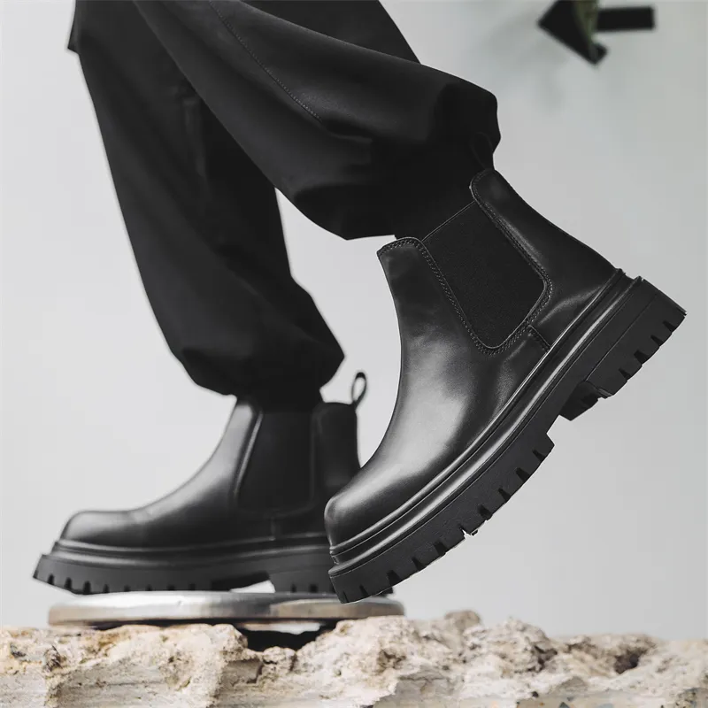 V05 Short Chelsea Boots Men's Black-5