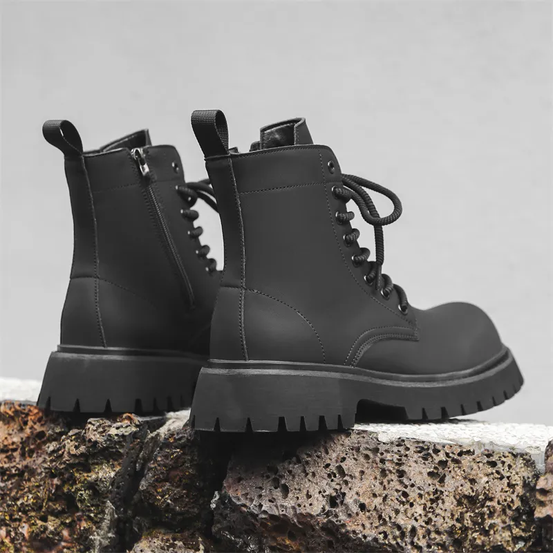 V05 Short Martin Boot Men's Black-10
