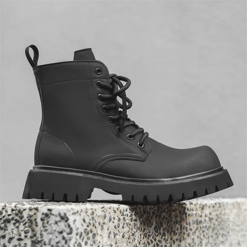 V05 Short Martin Boot Men's Black-9