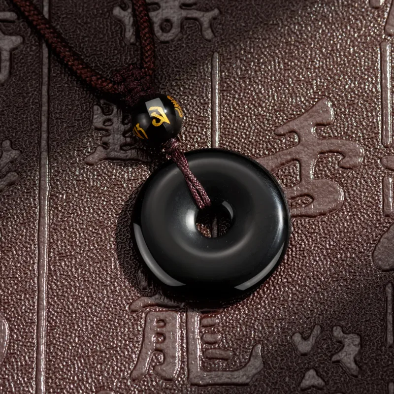 Lao Feng Xiang Agate Necklaces Unisex-4