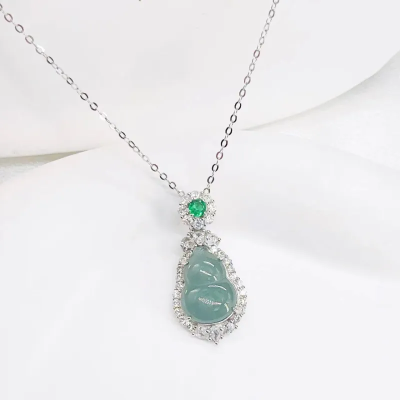 Gold Of China Glutinous Jade Necklaces Unisex-2