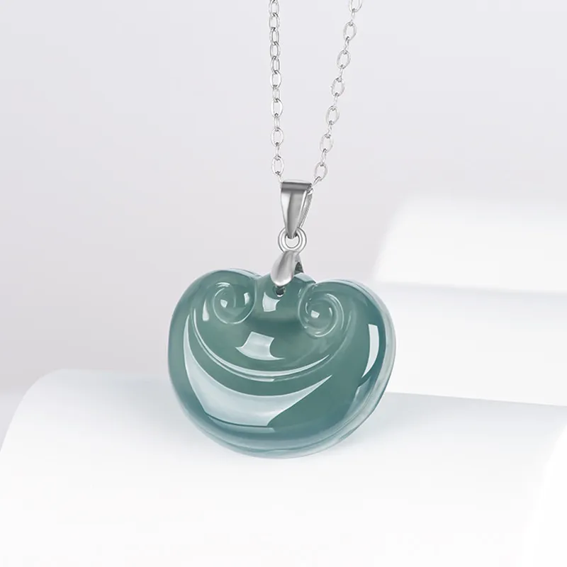 Gold Of China Glutinous Jade Necklaces Unisex-2