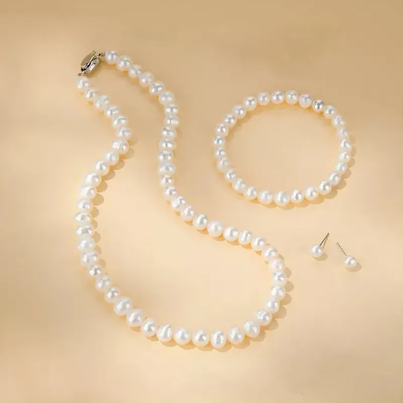 Golden Bliss Pearl Necklaces Unisex-4