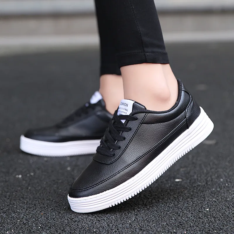PLAY COBBLER Low Top Skateboard Shoes Unisex-6