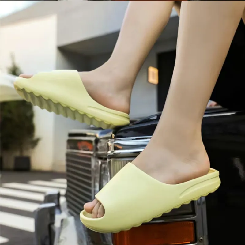 Berfeldn Slippers White Black Green-14