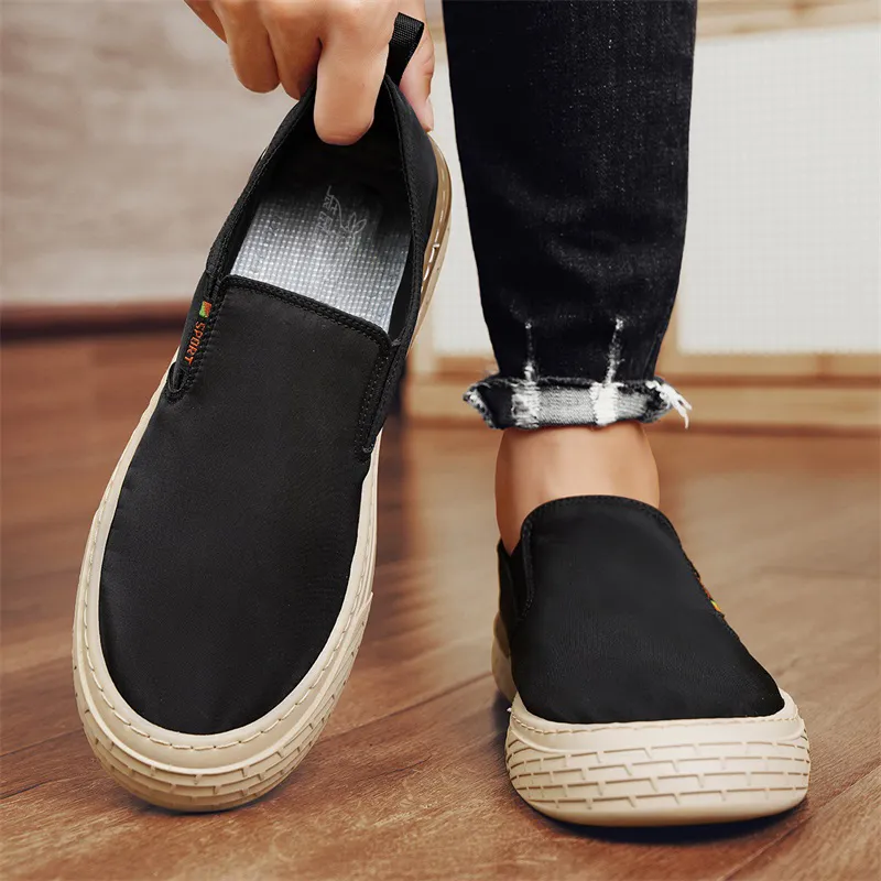 Kangaroo Head Slip Resistant Breathable Low Top Canvas Shoes Unisex-8