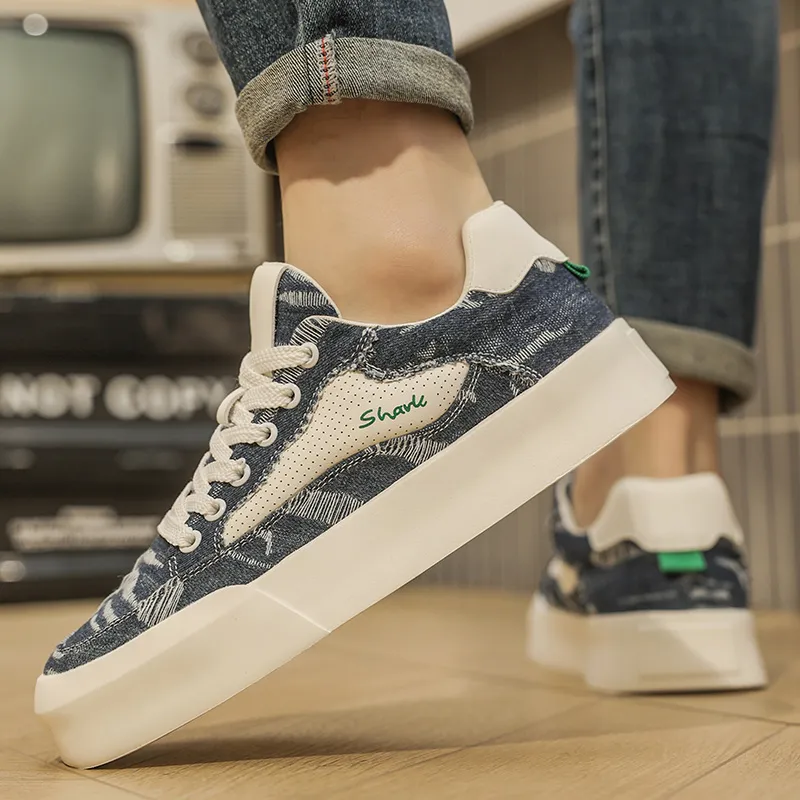 Kangaroo Head Low Top Skateboard Shoes Unisex-5
