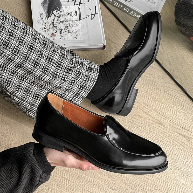 V ZERO FIVE Loafers Unisex Black-2