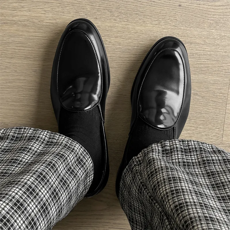 V ZERO FIVE Loafers Unisex Black-4
