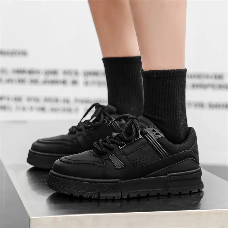 V ZERO FIVE Low Top Skateboard Shoes Unisex Black-8