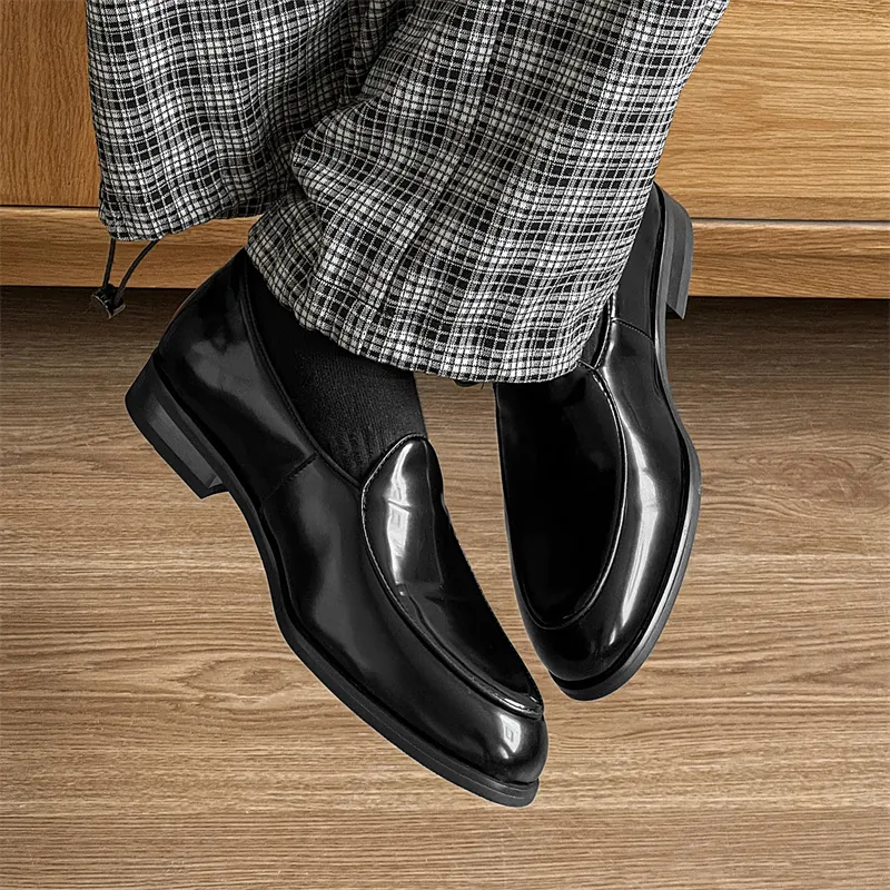 V ZERO FIVE Loafers Unisex Black-7