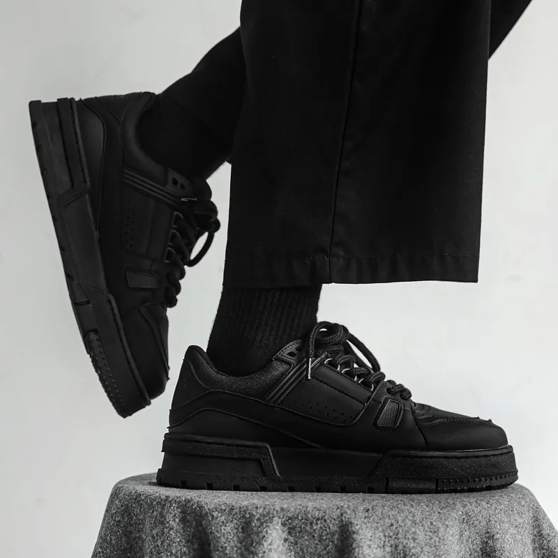 V ZERO FIVE Low Top Skateboard Shoes Unisex Black-3