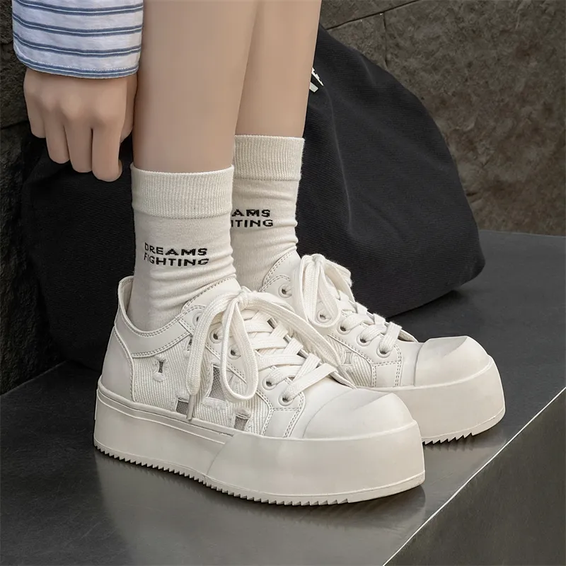 V ZERO FIVE Low Top Skateboard Shoes Unisex-17