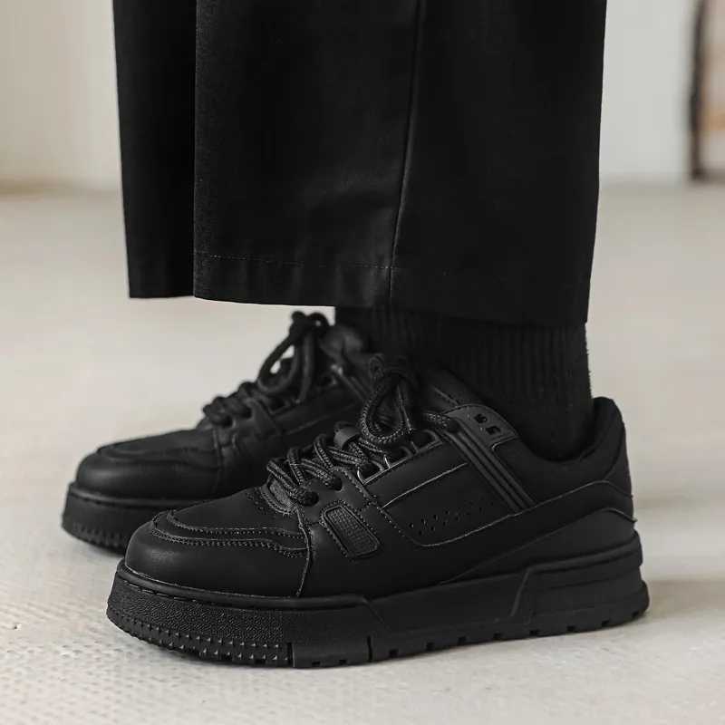 V ZERO FIVE Low Top Skateboard Shoes Unisex Black-1