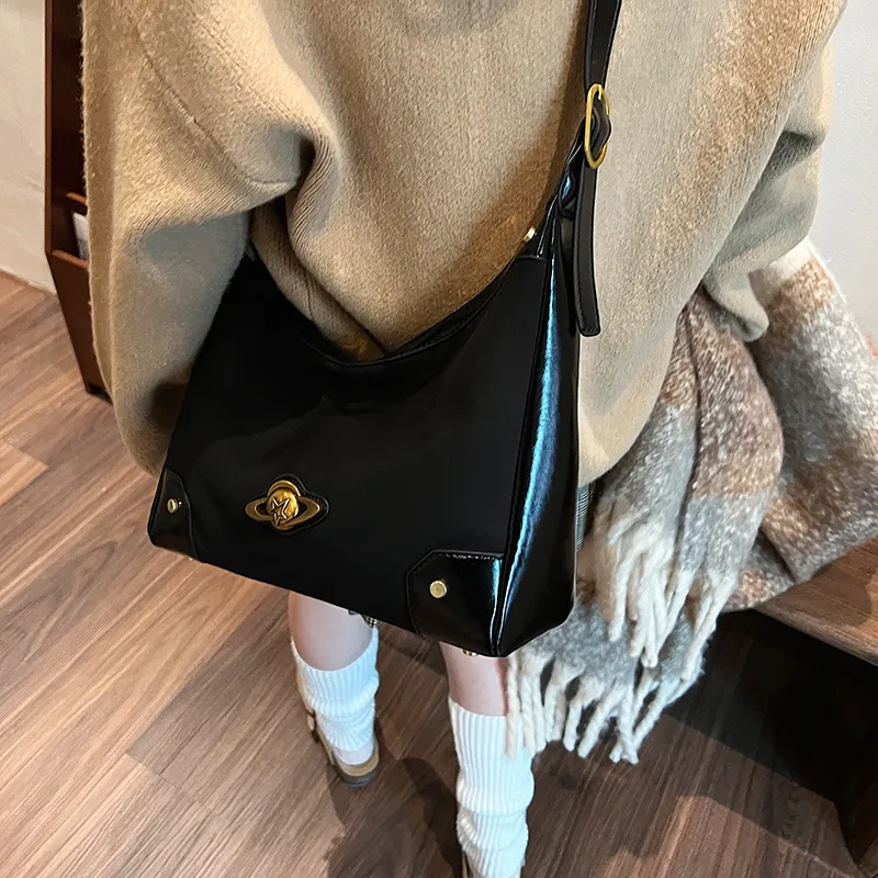 Bansusu Suede Shoulder Bag Regular Women's Coffee/Black/Burgundy-7