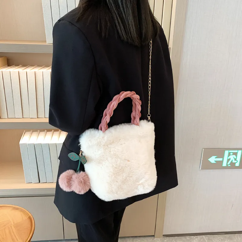 Duoluplo Doron Paul Plush One Shoulder Handbag Regular Women's Multicolor-18