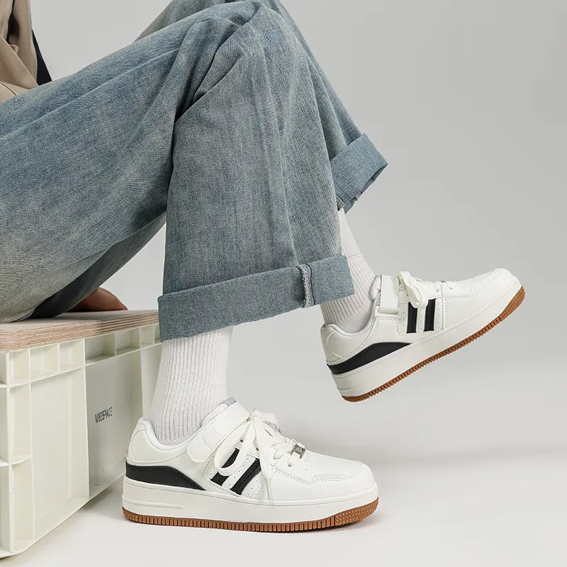 ZHR White Day Tale Coverage Abrasion Resistant Low Top Skateboard Shoes Unisex-7