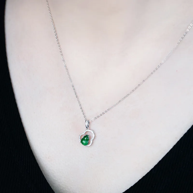 Yi Xian Rong And Ice Type Jadeite Necklaces Women's-1