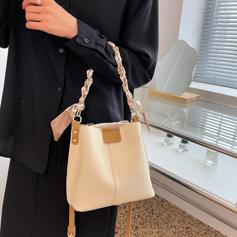 SUPERCUTE PU Crossbody One Shoulder Handbag Women's White/Black/Yellow/Green-2