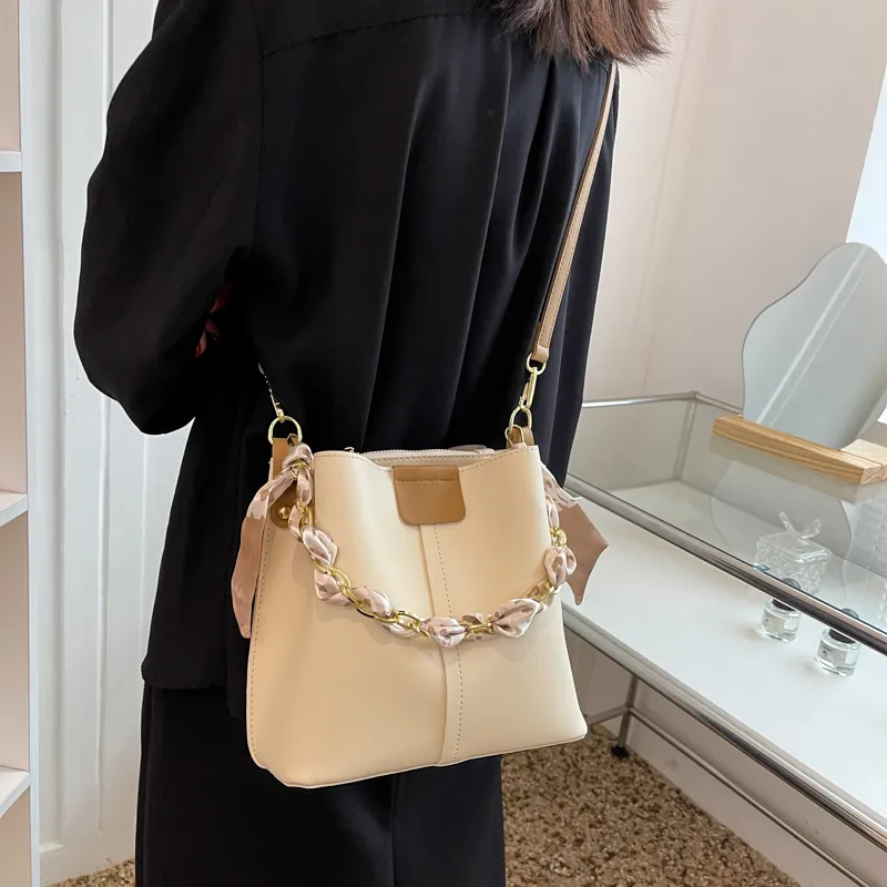 SUPERCUTE PU Crossbody One Shoulder Handbag Women's White/Black/Yellow/Green-4