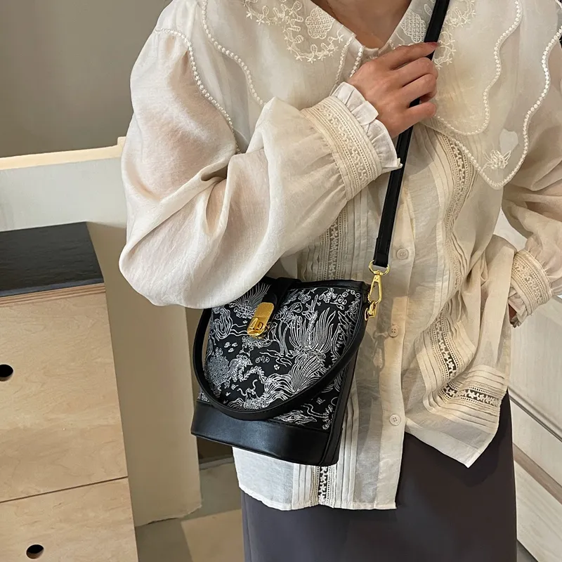 SUPERCUTE PU Handheld Bag Shoulder Bag Handbag Crossbody Bag Regular Women's Black/Pink-11