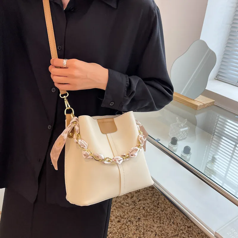 SUPERCUTE PU Crossbody One Shoulder Handbag Women's White/Black/Yellow/Green-6