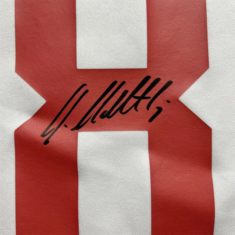 EM Mats Hummels Signed Bayern Munich Jersey Football Fan Supplies Includes Certification Certificate Not Framed-3
