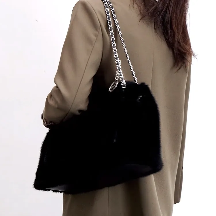 TTaG．baG Fleece Shoulder Bag Women's-1