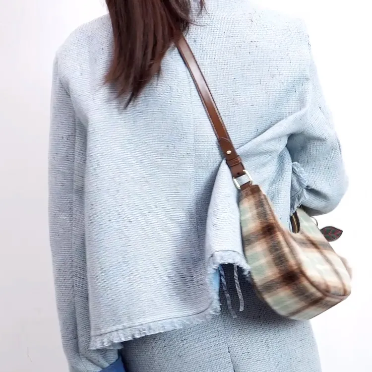 TTaG．baG Fleece Crescent Bag, Shoulder Bag, Portable Crossbody Bag, Shoulder Bag Regular Women's Khaki/Coffee-4
