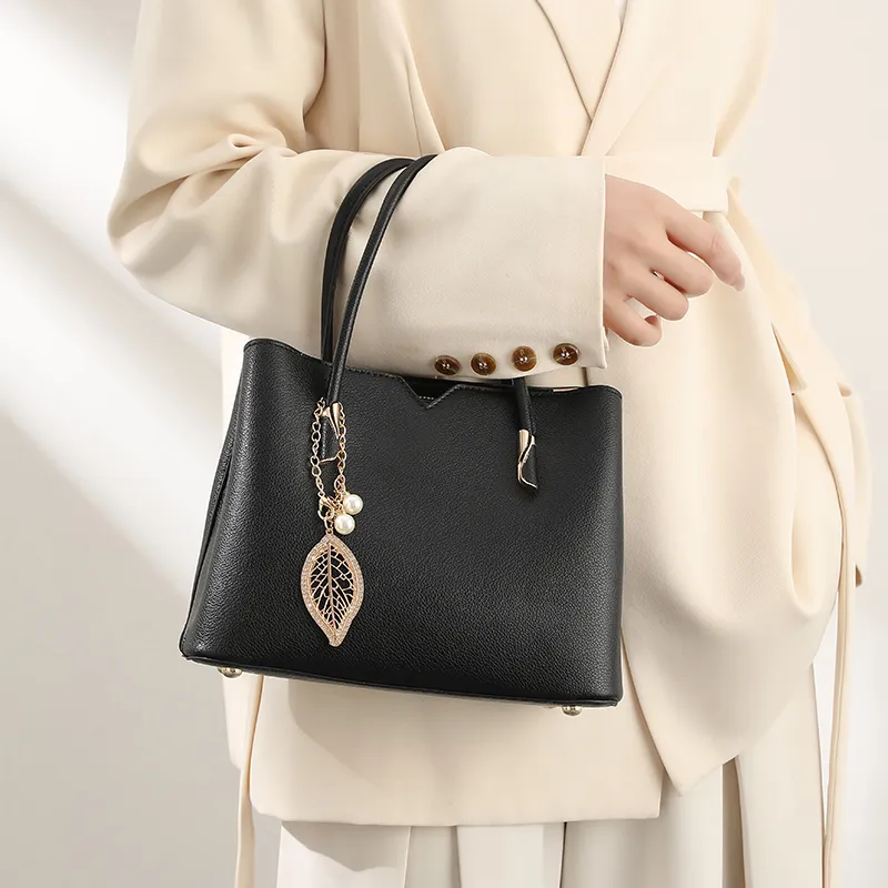 TTaG．baG Microfiber Synthetic Leather Handbag Regular Women's Black-6