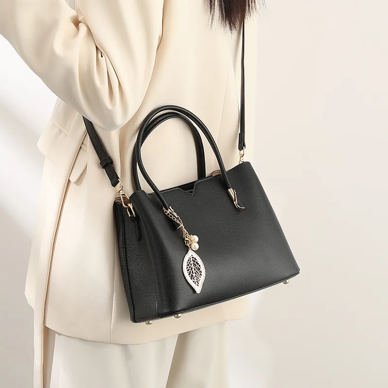 TTaG．baG Microfiber Synthetic Leather Handbag Regular Women's Black-2