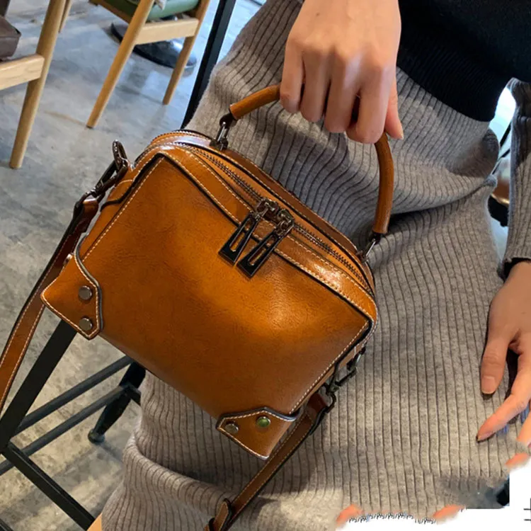 TTaG．baG Cow Leather Handbag Women's-7
