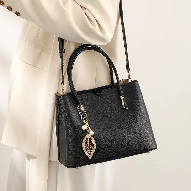 TTaG．baG Microfiber Synthetic Leather Handbag Regular Women's Black-4