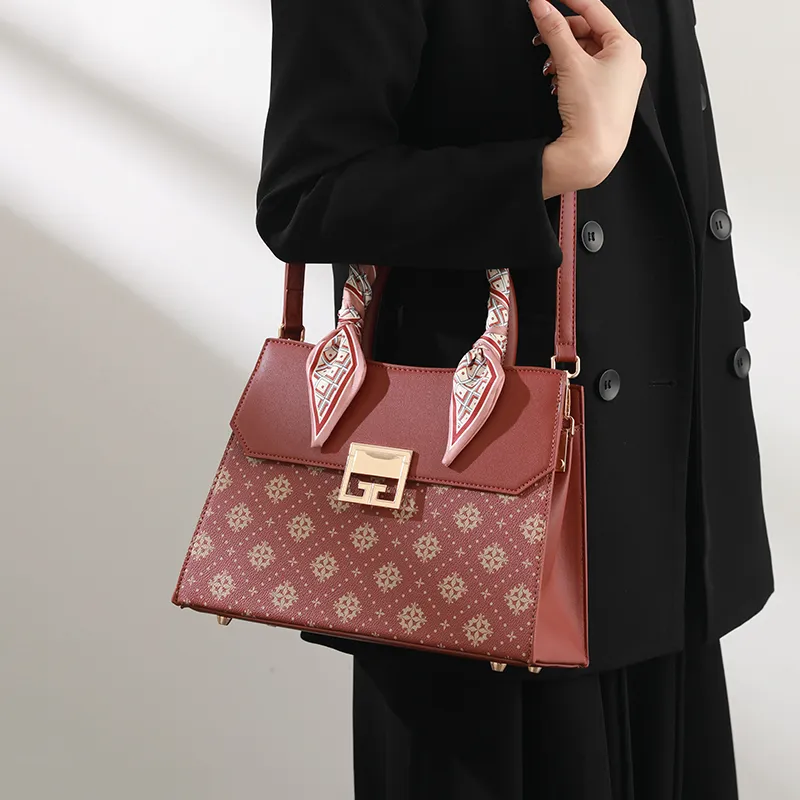 TTaG．baG PVC Handbag Regular Women's Red-2