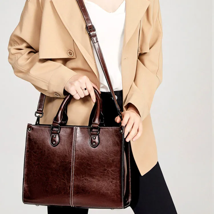 TTaG．baG Waxed Cow Leather Shoulder Bag Women's-3