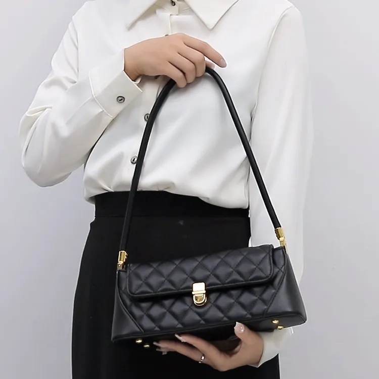TTaG．baG Microfiber Synthetic Leather Shoulder Bag Women's Black/White/Red-2