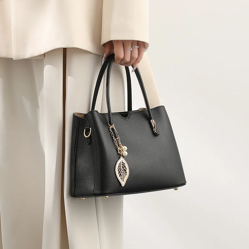 TTaG．baG Microfiber Synthetic Leather Handbag Regular Women's Black-7