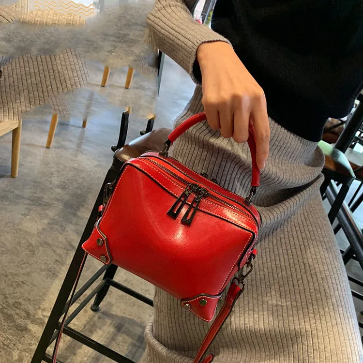 TTaG．baG Cow Leather Handbag Women's-16