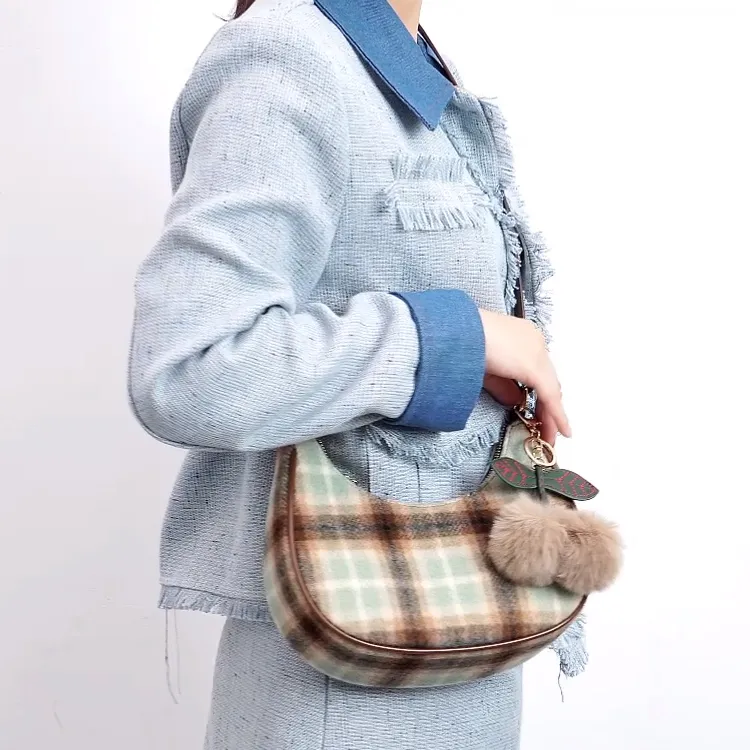 TTaG．baG Fleece Crescent Bag, Shoulder Bag, Portable Crossbody Bag, Shoulder Bag Regular Women's Khaki/Coffee-1