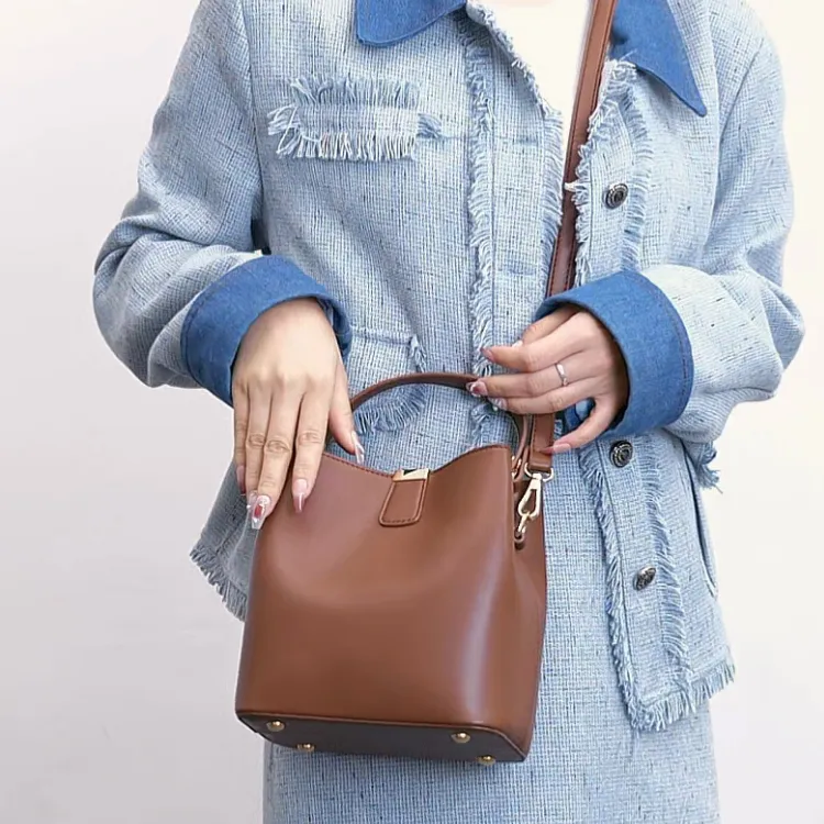TTaG．baG Microfiber Synthetic Leather Shoulder Bag Women's White/Brown-6