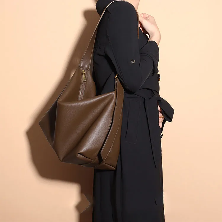 TTaG．baG Cow Leather Shoulder Bag Regular Women's Dark Brown/Black-4