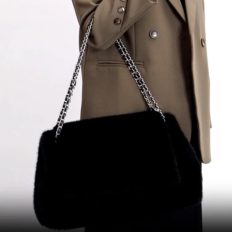 TTaG．baG Fleece Shoulder Bag Women's-3