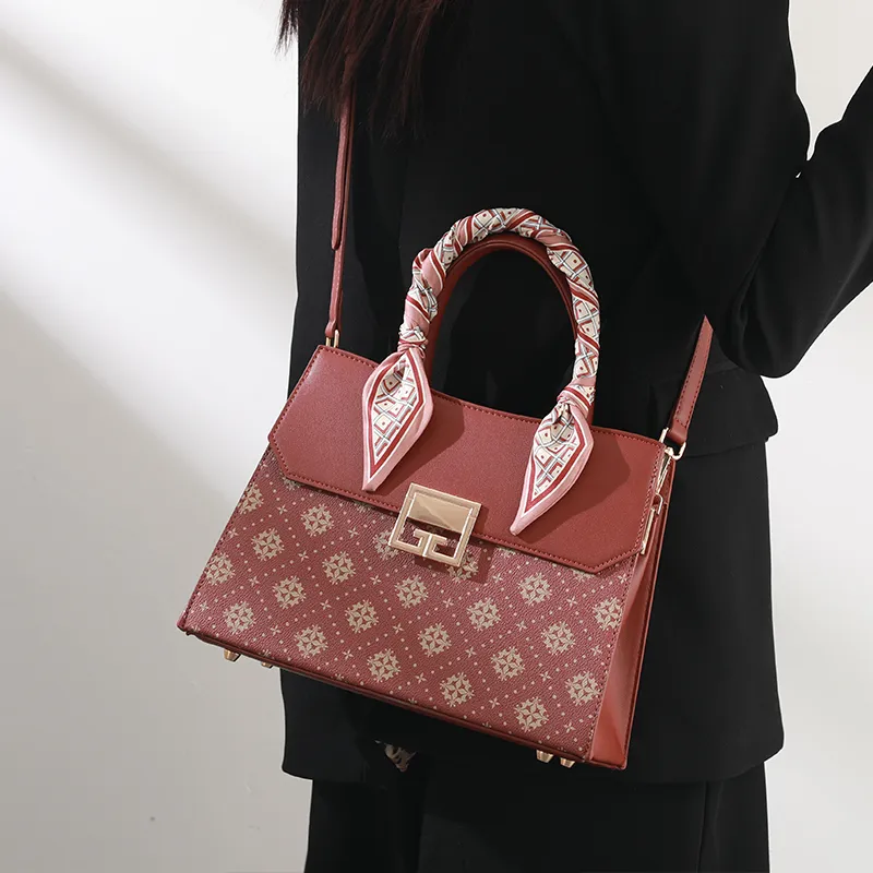 TTaG．baG PVC Handbag Regular Women's Red-3