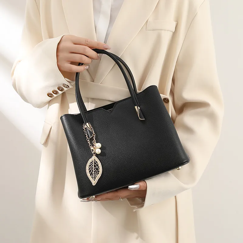 TTaG．baG Microfiber Synthetic Leather Handbag Regular Women's Black-5