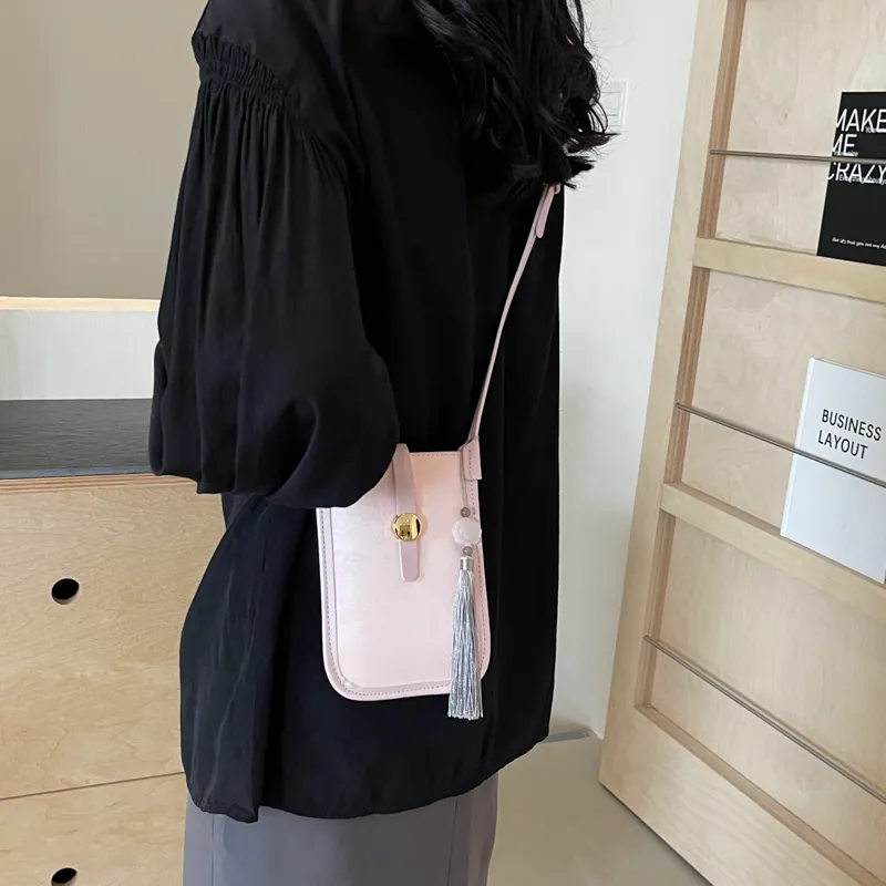 Yalu PU Shoulder Bag Regular Women's Black/Ecru/Silver/Pink-24