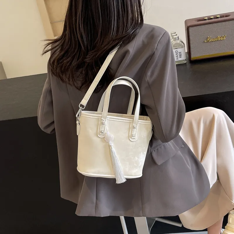 Yalu PU Handbag Regular Women's Black/Ecru/Silver/Pink-12