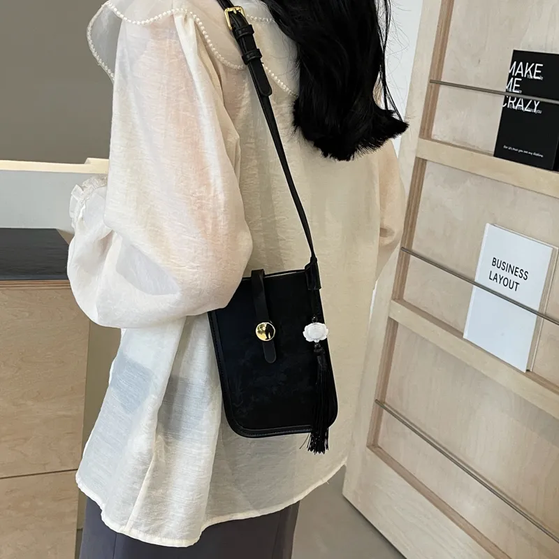 Yalu PU Shoulder Bag Regular Women's Black/Ecru/Silver/Pink-16