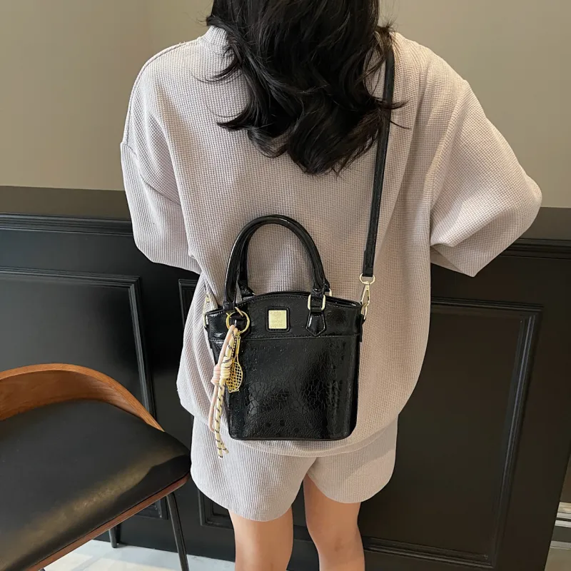 Yalu PU Handbag Regular Women's Black/White/Red/Pink-4