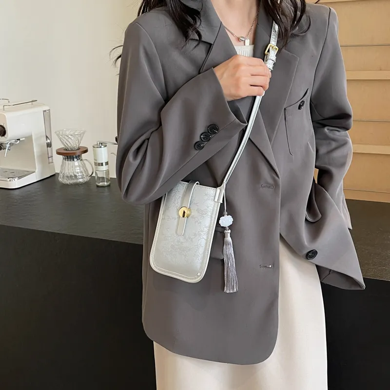 Yalu PU Shoulder Bag Regular Women's Black/Ecru/Silver/Pink-12