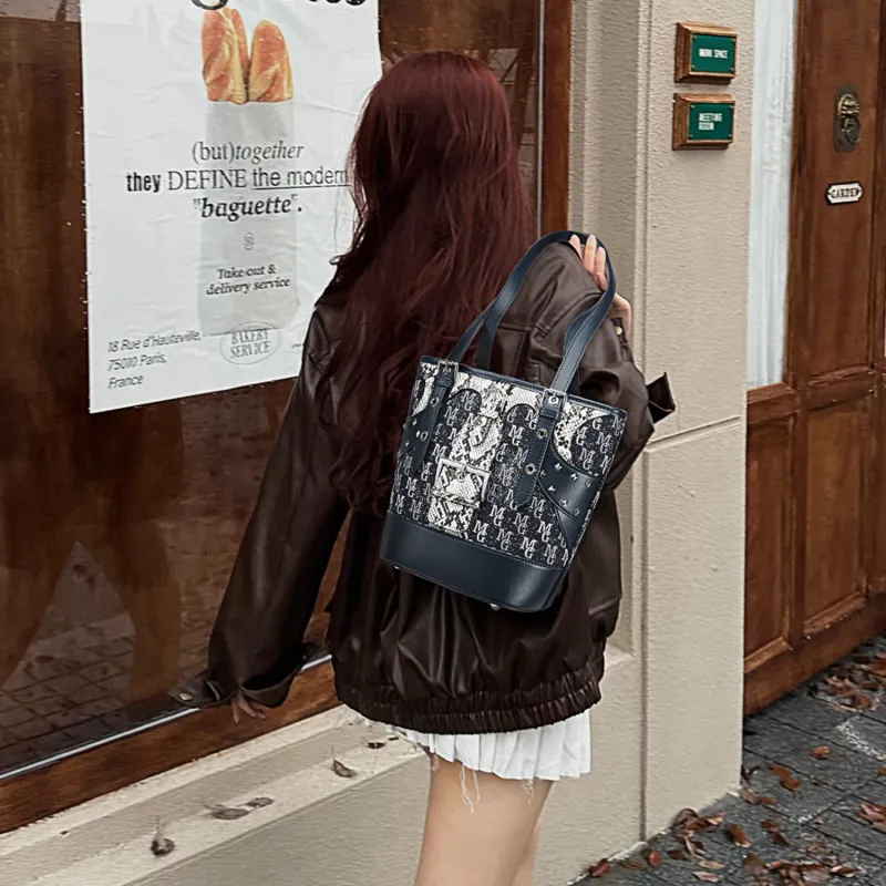 MELLO GOGO Fabric Starry White Fox Bucket Bag Shopping Bag Shoulder Bag Regular Women's Midnight Black-5